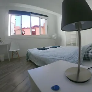 Gasthof With Private Bathroom - Out Of Blue, Santa Cruz de la Palma (Isla de la Palma)